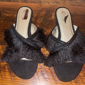 Joyfolie Daniela fringe  black slides  size 10 never worn